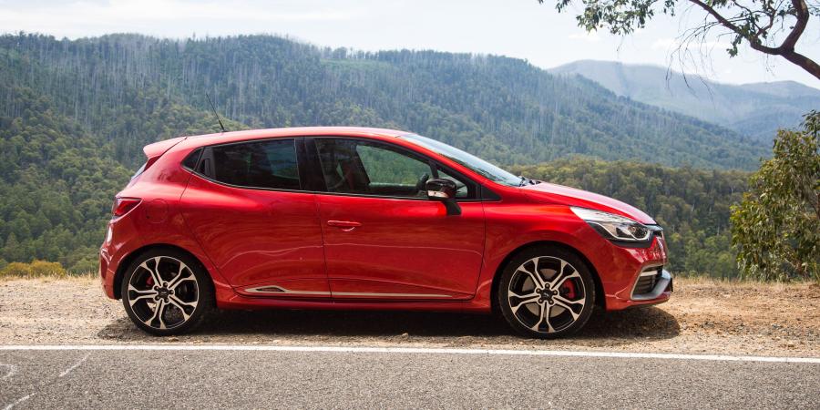  Renault Clio R.S. 220 Trophy 2016 года  (AU) (фото 2 из 30)